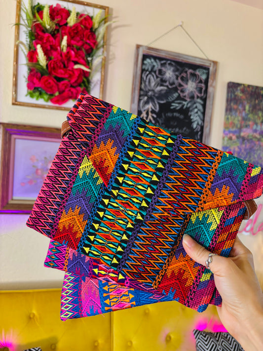 🎨 Geometric Embroidered “Ella” Envelope Crossbody Bag