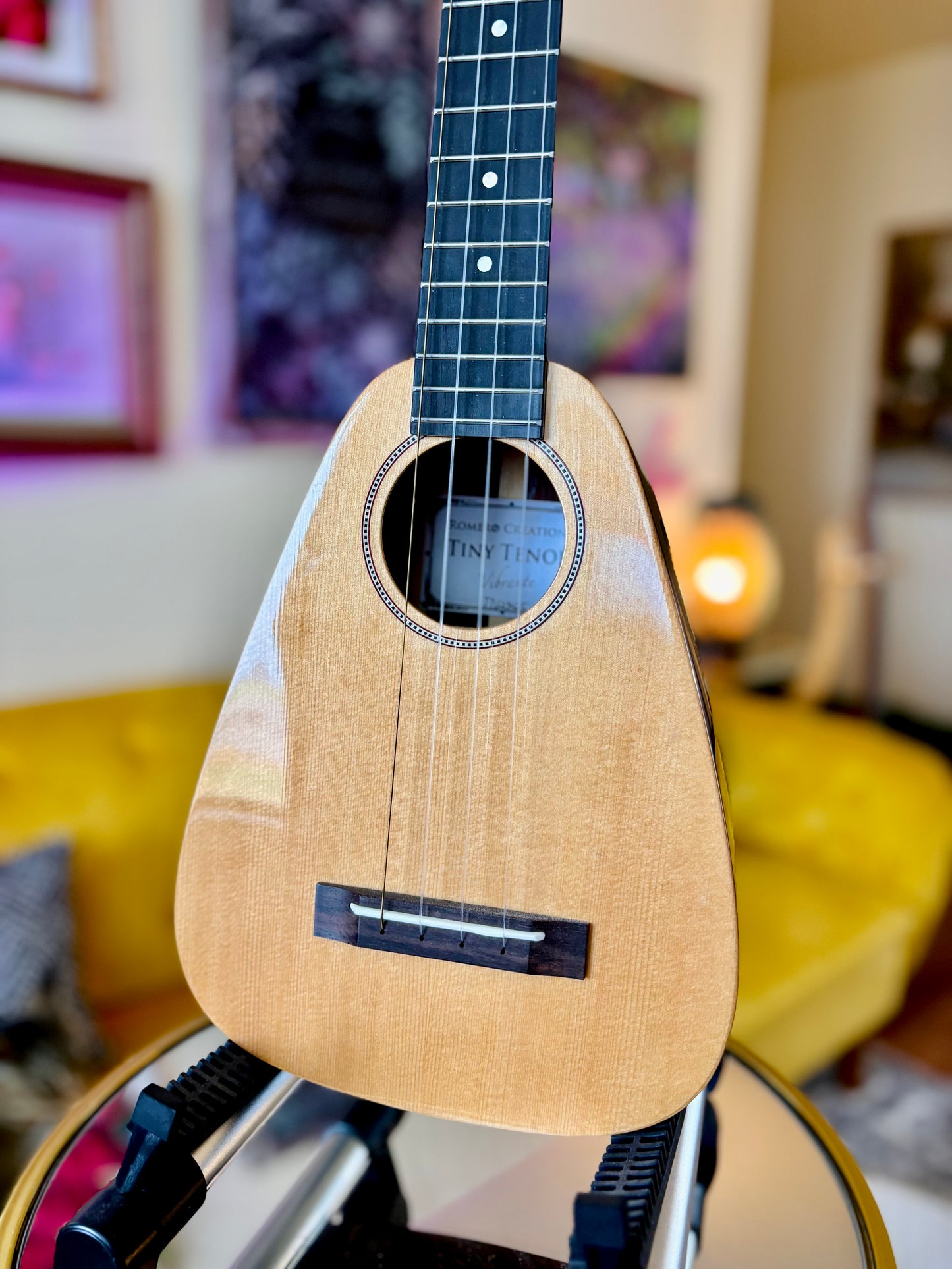 Romero Creations Daniel Ho Tiny Tenor Vibrante – Spruce/Rosewood Low G Ukulele Bundle (Gig Bag, Tuner, Capo + Free Shipping)