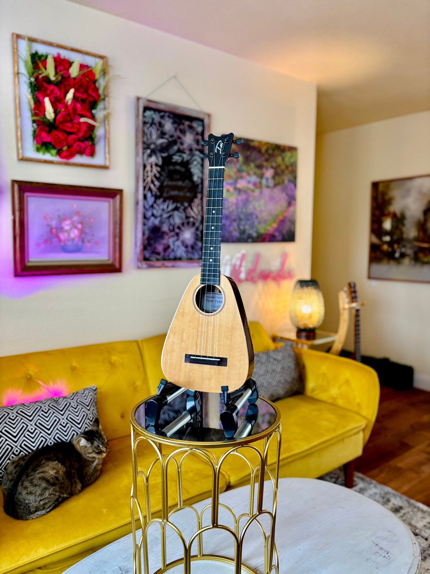 Romero Creations Daniel Ho Tiny Tenor Vibrante – Spruce/Rosewood Low G Ukulele Bundle (Gig Bag, Tuner, Capo + Free Shipping)