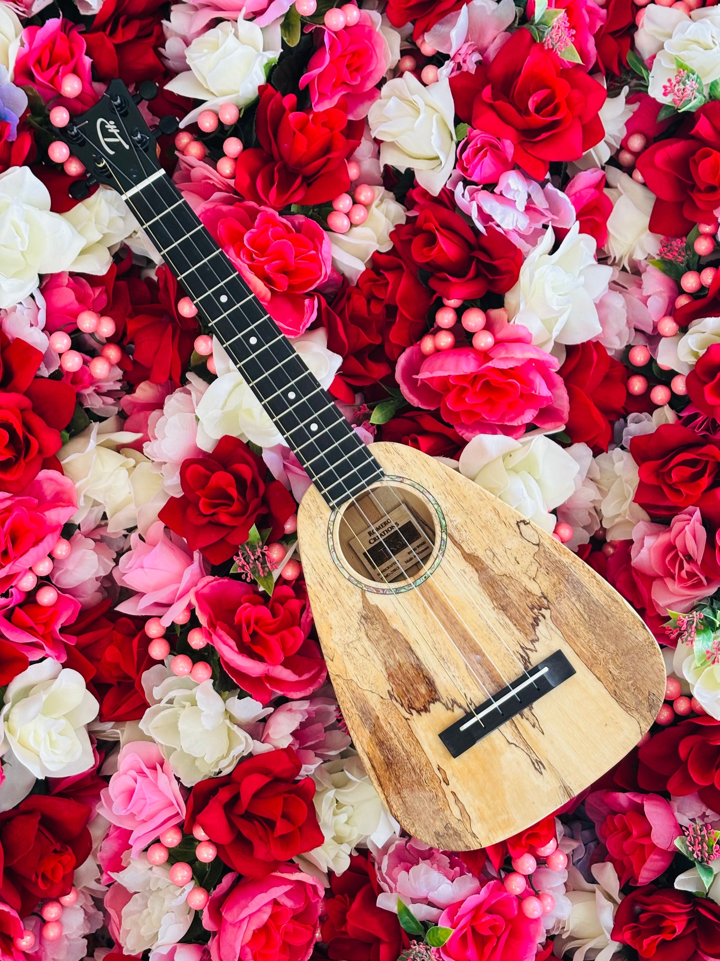Romero Creations Mango Tiny Tenor Ukulele (Spalted Mango)