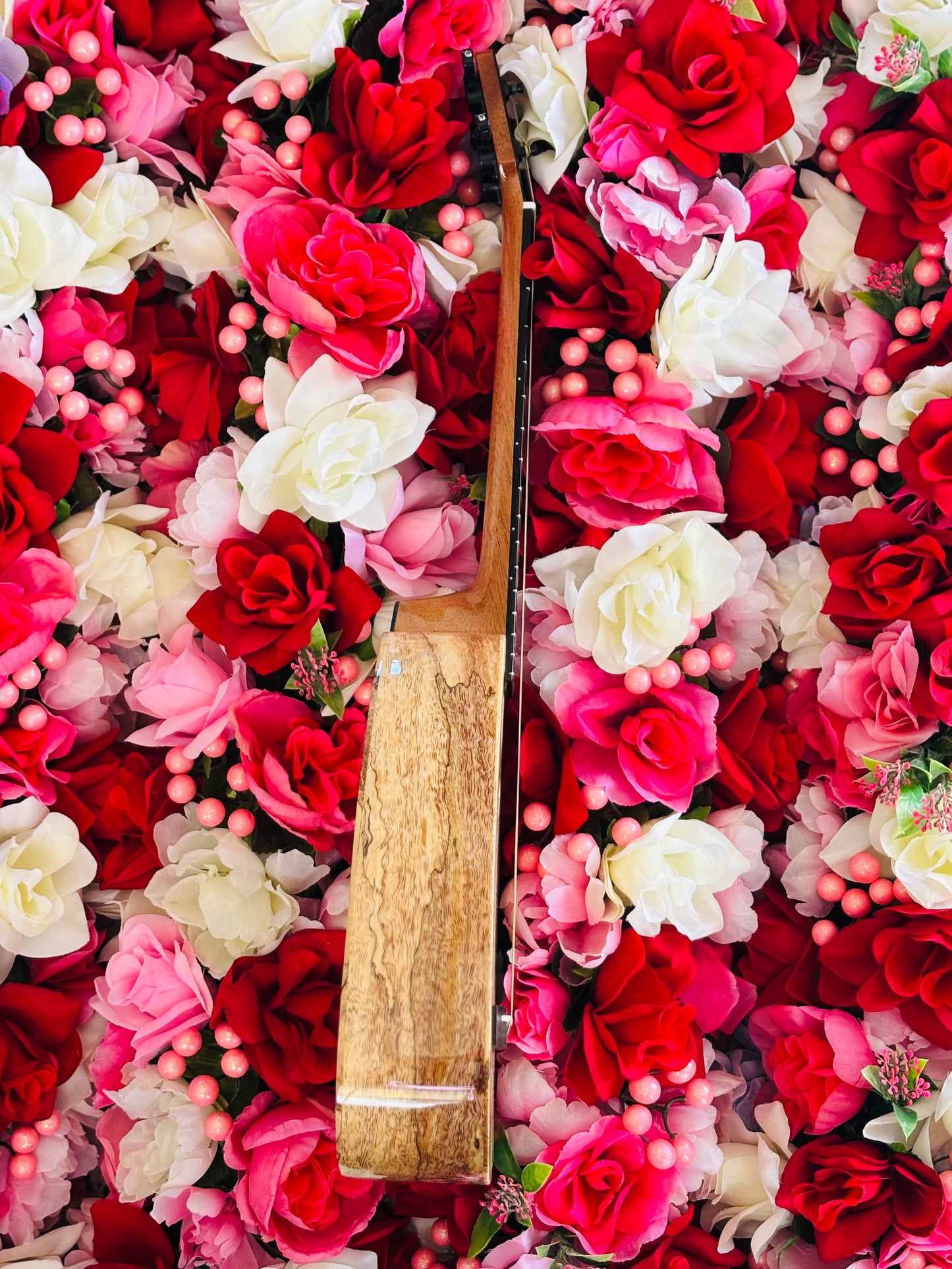 Romero Creations Mango Tiny Tenor Ukulele (Spalted Mango)